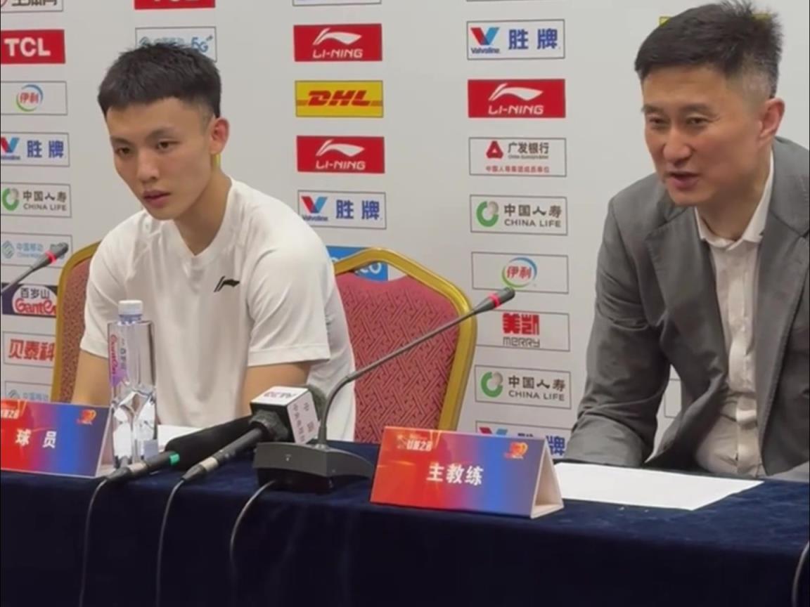 這是能說的嗎徐杰：杜指導(dǎo)賽前說了，這場(chǎng)球就是打架和摔跤！