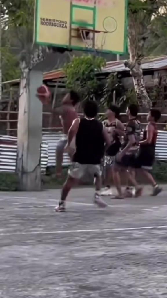 我都準備好嘲笑他了，結果被他帥到了