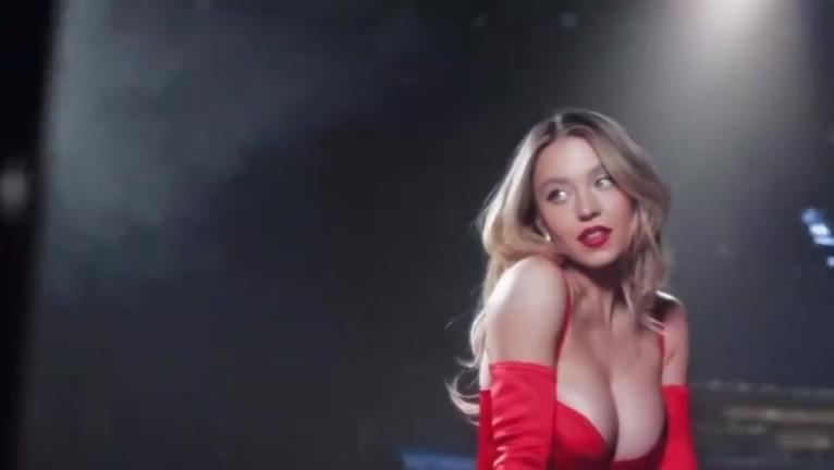 此前觀戰(zhàn)紐約德比！賣含洗澡水肥皂的悉尼妹太清楚自身優(yōu)勢(shì)了