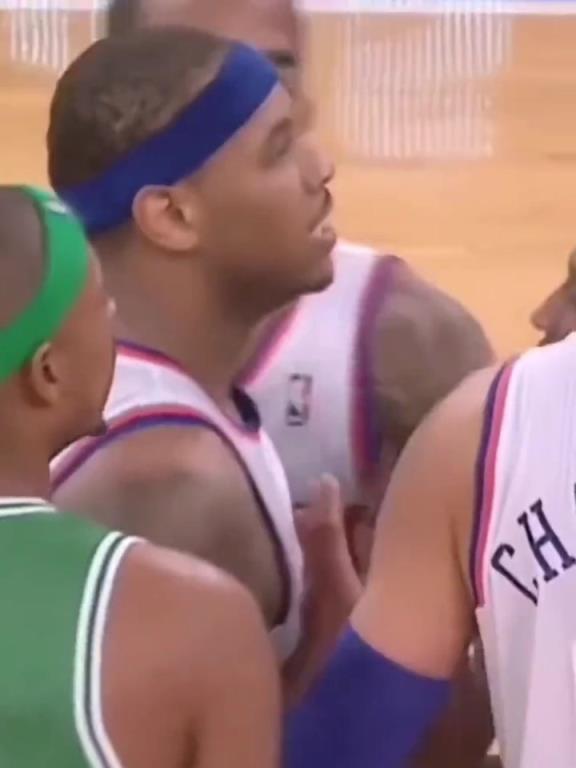 社會瓜！當(dāng)年安東尼與加內(nèi)特發(fā)生沖突，賽后瓜哥帶人堵綠軍大巴